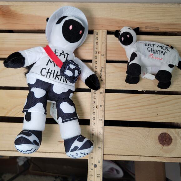 Set of 2 Chick-Fil-A Plush Cows - Picture 3 of 3